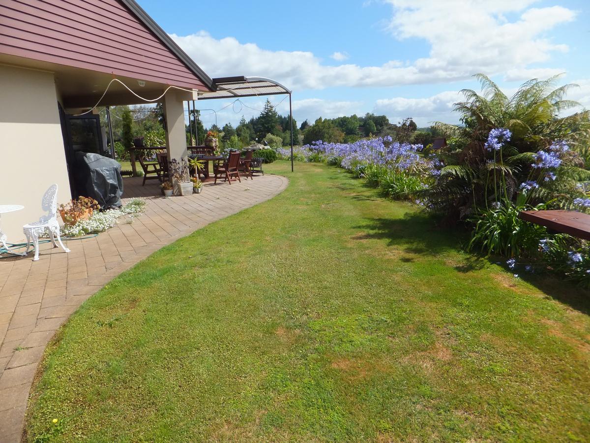 Waitomo Golfstays B&B โอโตโรฮังกา ภายนอก รูปภาพ
