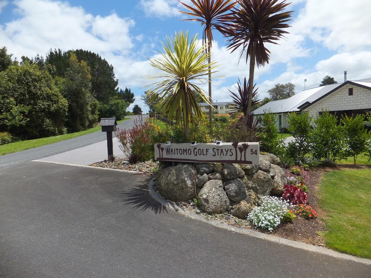 Waitomo Golfstays B&B โอโตโรฮังกา ภายนอก รูปภาพ
